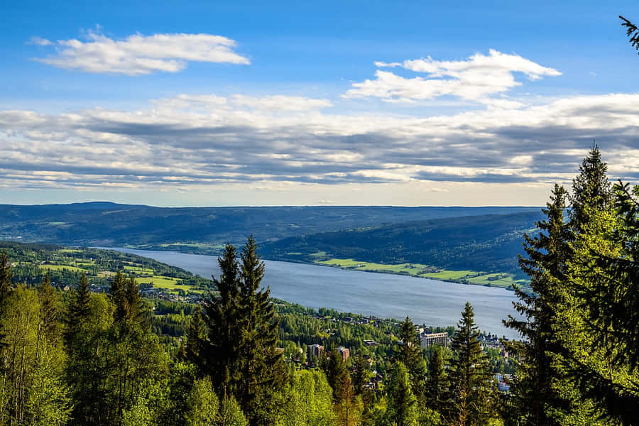 Alba Straordinaria su Lillehammer Innevata