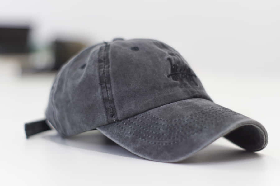 Minimalistiskbaseballkasket i gråtoner.