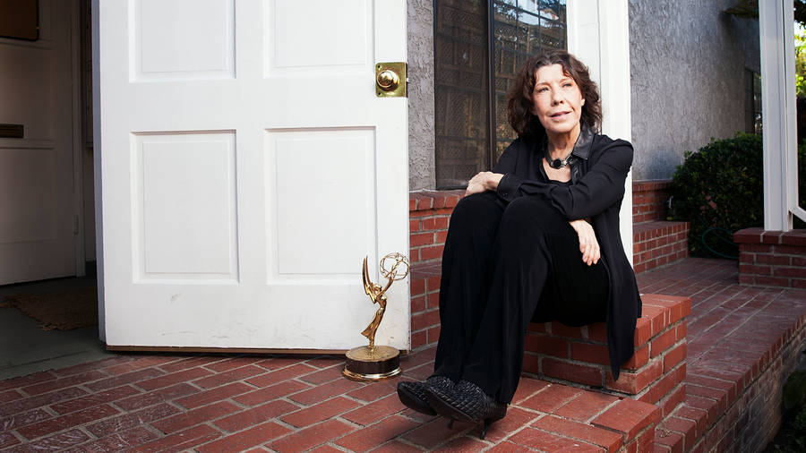 Lily Tomlin Trophy Win Photoshoot