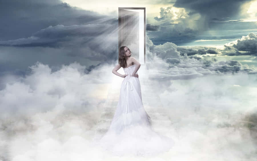Mulhercom vestido branco em um fundo celestial.