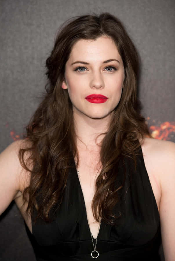 Ritratto di Jessica De Gouw con Rossetto Rosso