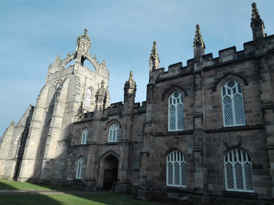 Pôr do Sol Pitoresco sobre a Linda Paisagem Urbana de Aberdeen, Reino Unido
