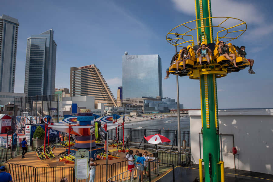 Imagemde passeios no parque de diversões de Atlantic City.