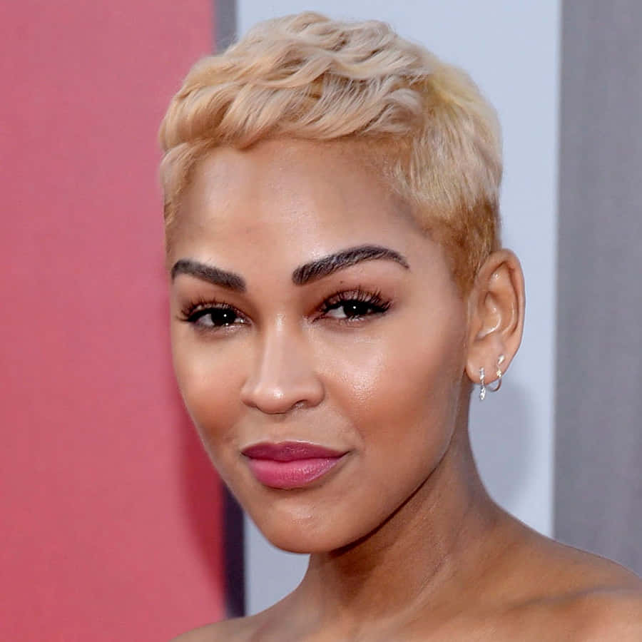 Meagan Good Blonde Frisur Roten Teppich Look