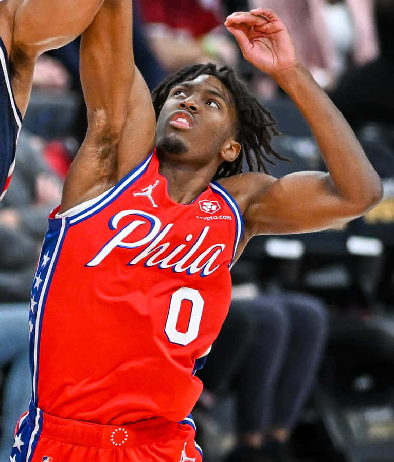 Tyrese Maxey Ação de Basquete em Filadélfia