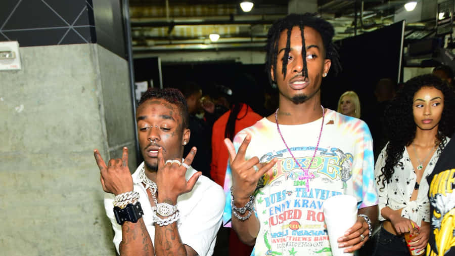 Gestos de Artistas de Rap nos Bastidores