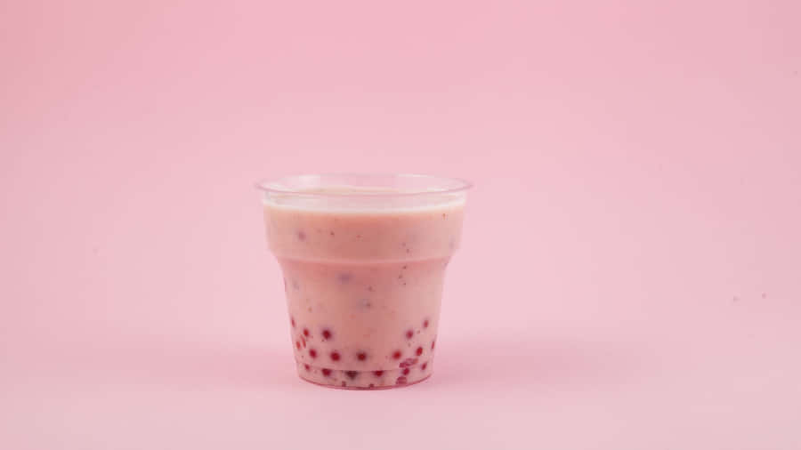 Chá Boba de Morango com Fundo Rosa.jpg