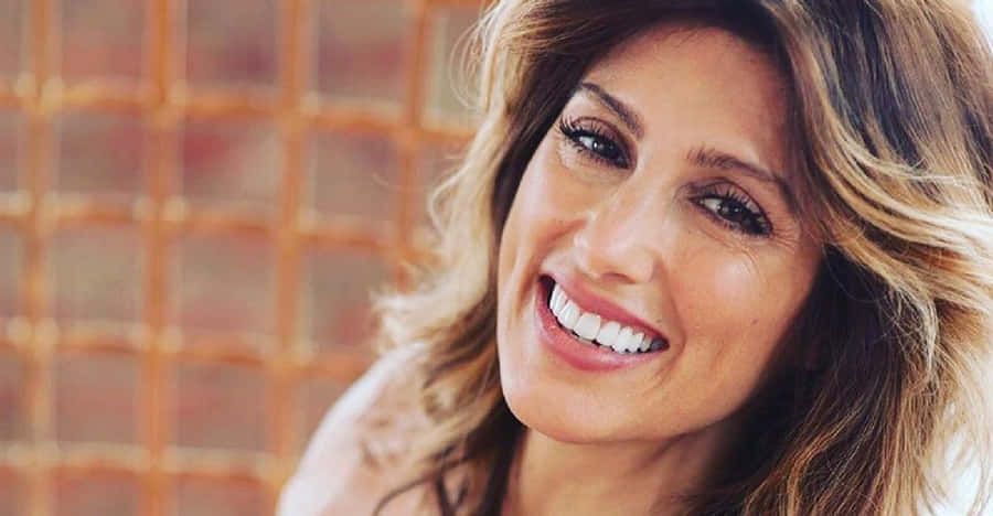 JenniferEsposito 1440 x 748 Hintergrundbild