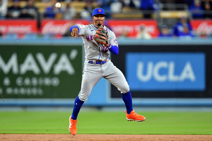 Francisco Lindor Bermain Baseball