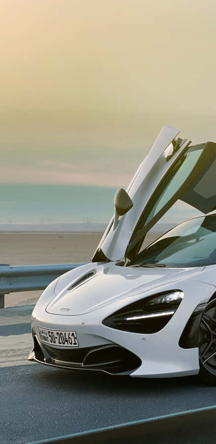 Planode fundo do Mclaren 720s em um Pixel 3xl, com um carro esportivo estético.