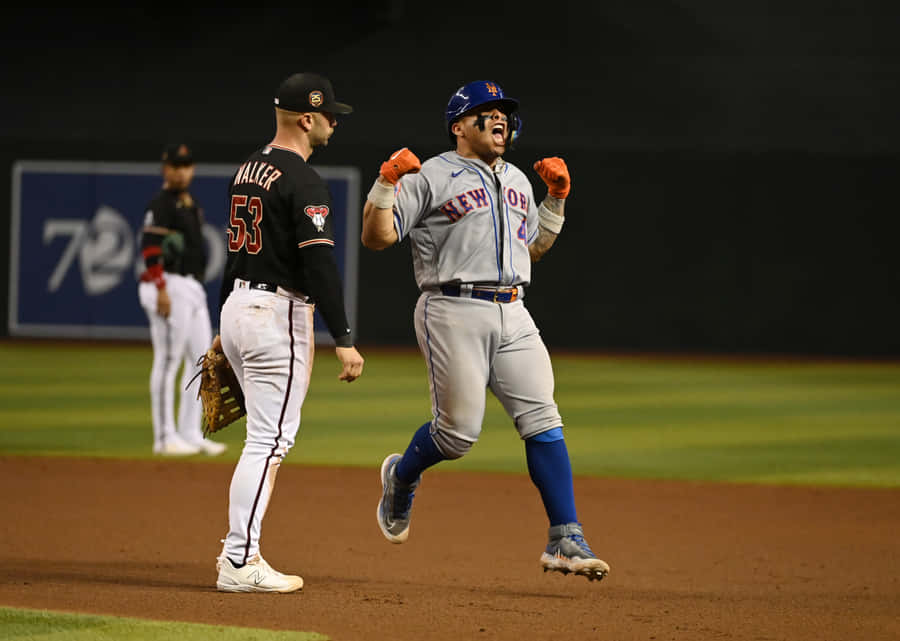 Celebração de Jogador de Beisebol Durante o Jogo