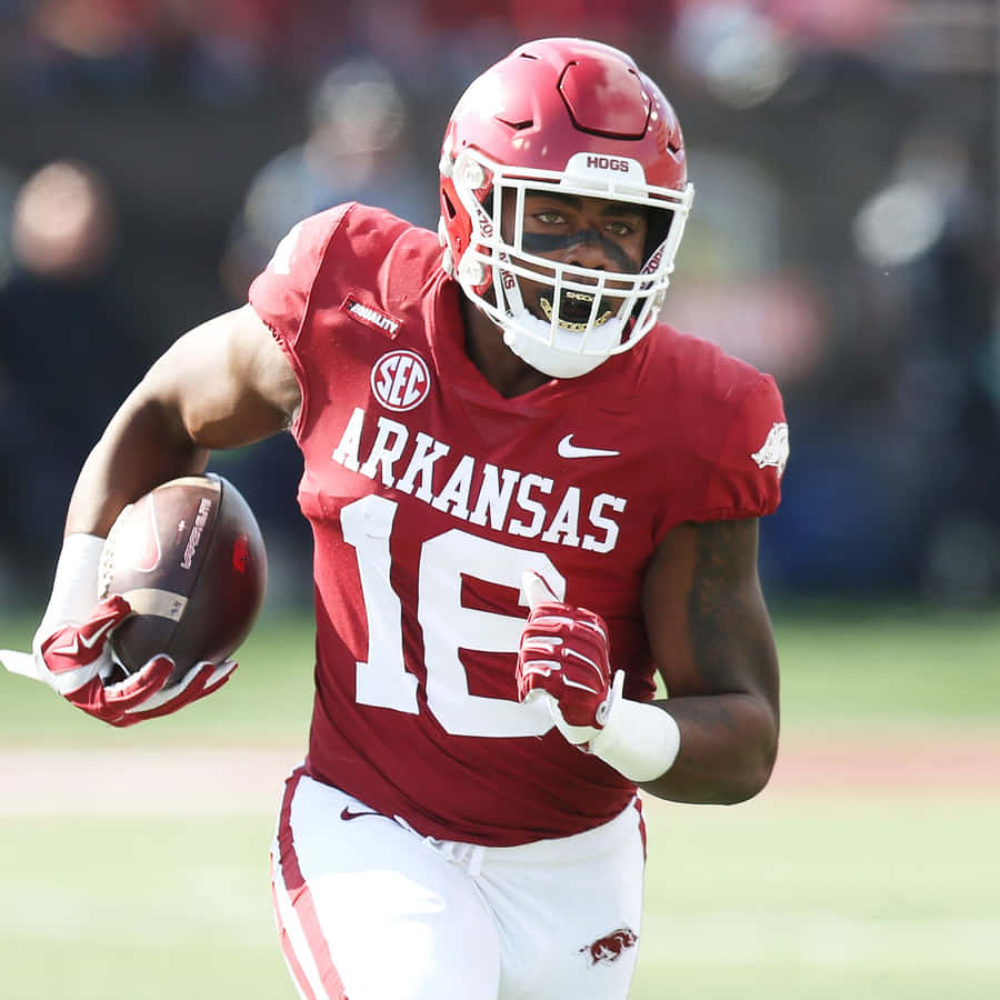 Arkansas Footballspieler Treylon Burks läuft