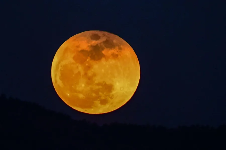 Yellow lunar eclipse wallpaper