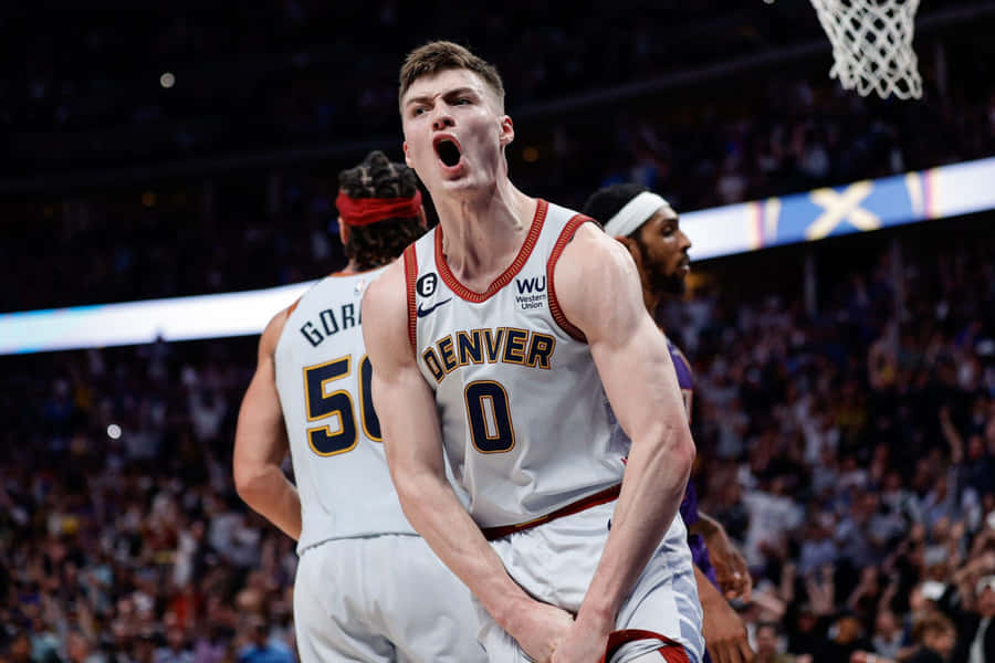 Intensive Basketballspieler Feier