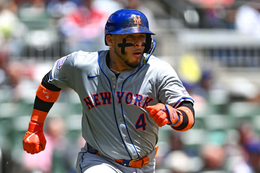 Jogador do New York Mets Correndo pelas Bases