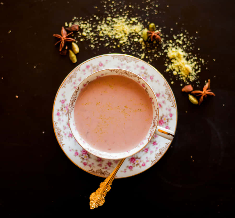 Esteticatè rosa con petali di rosa