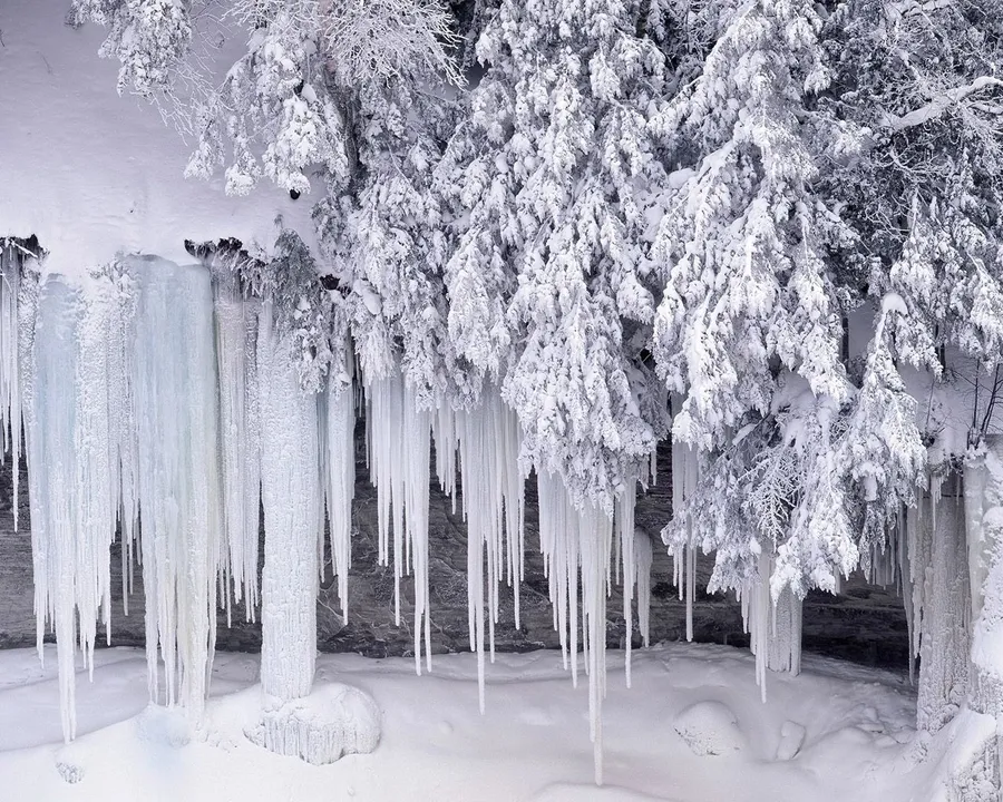 High Resolution Snow Background