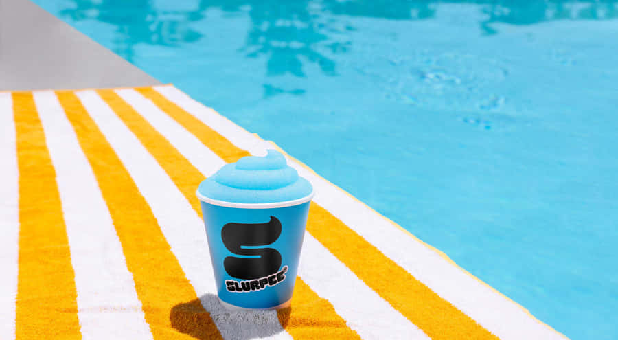 Slurpee de Verão à Beira da Piscina