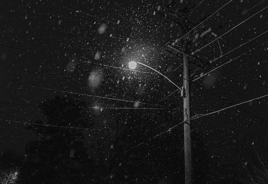 Noite Neve Sob o Poste de Luz.jpg