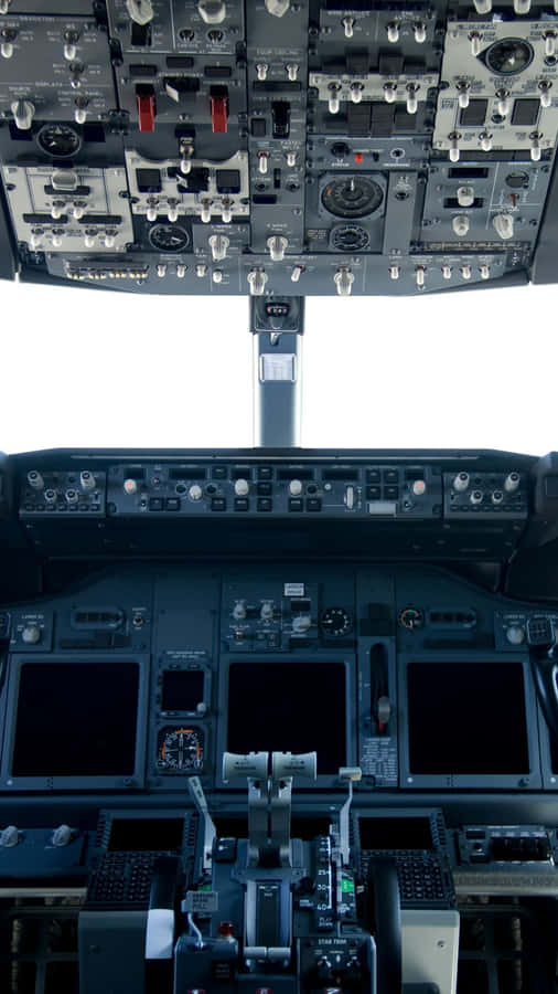 Cockpitansicht eines Verkehrsflugzeugs