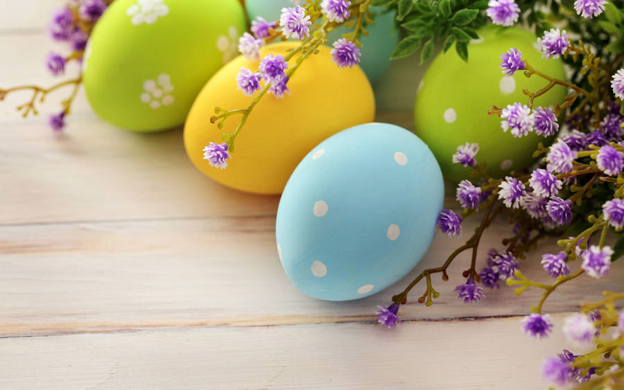 Download Aesthetic Easter Eggs And Purple Flowers Wallpaper ...