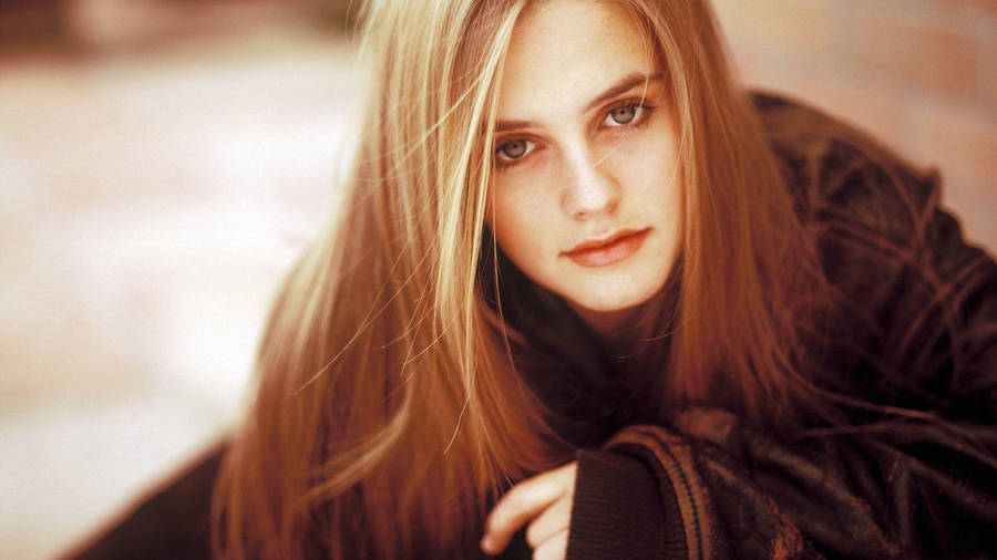 Download Alicia Silverstone Pretty Face Wallpaper | Wallpapers.com