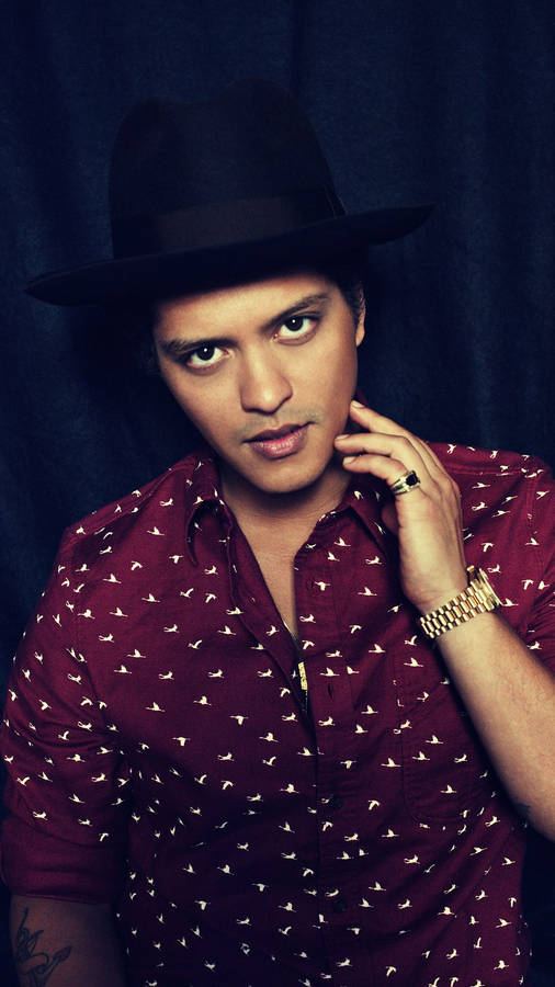 Download Alluring And Sexy Bruno Mars Wallpaper | Wallpapers.com