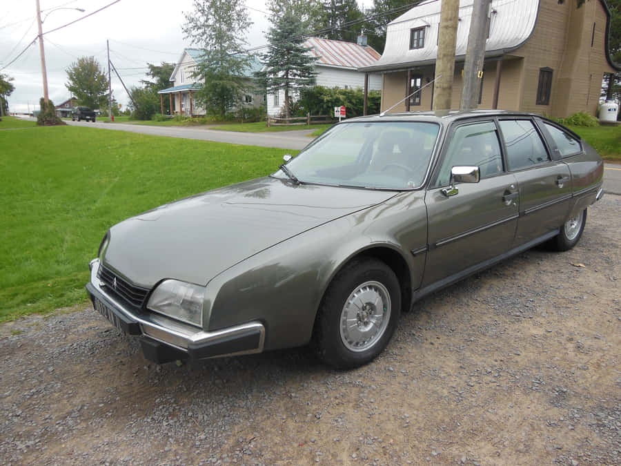 Citroen CX Vintage Parcheggiata All'Aperto