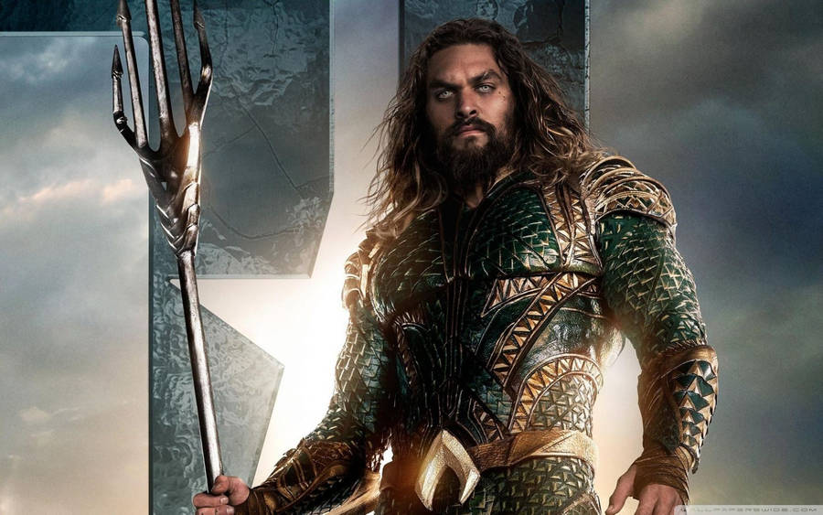 Download Aquaman With Trident Close Up Wallpaper Wallpapers Com