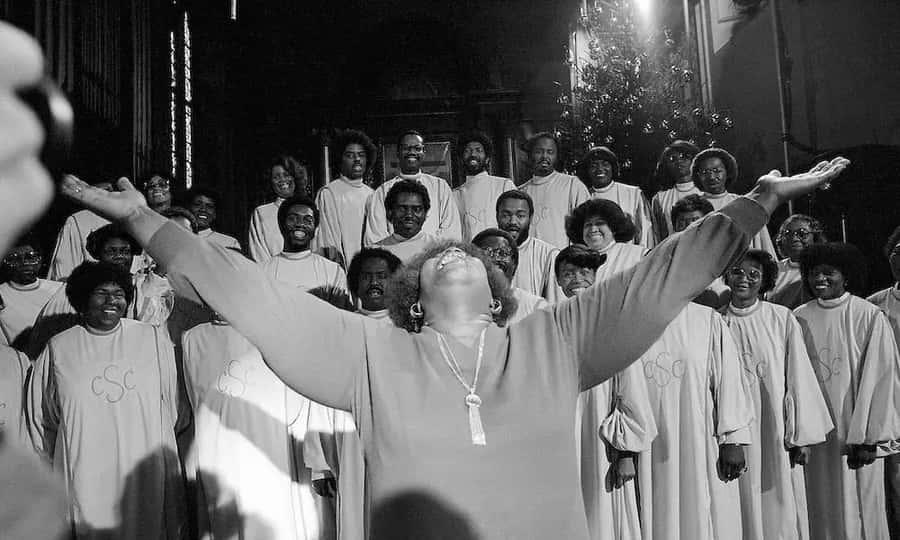 Performance de Coral Gospel na Igreja
