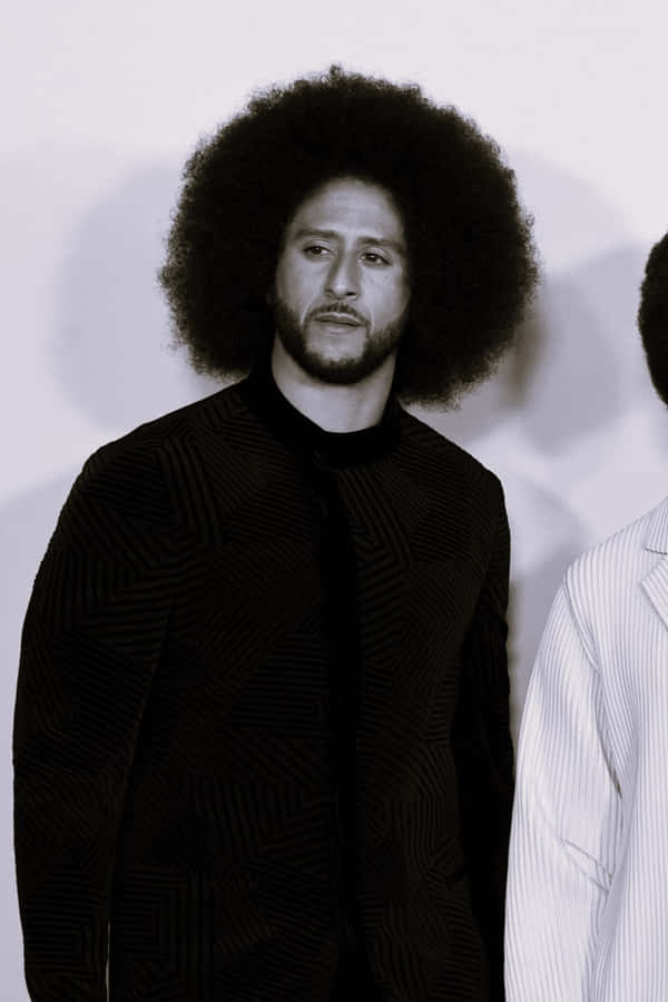Sorry,I think there must be some mistake. "Colin Kaepernick" is not really a sentence to translate in context of computer or mobile wallpaper. Could you please provide me with a sentence or phrase related to wallpapers that I can translate for you?