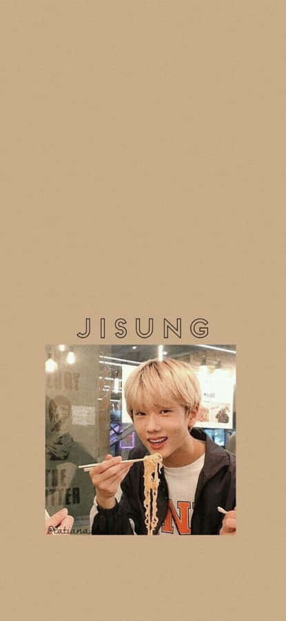 Estrela Kpop Jisung Comendo Macarrão