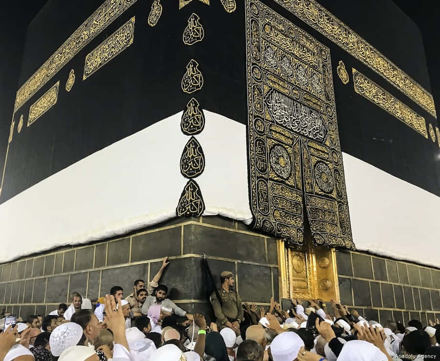 The Kabba Close-Up Eye-Level