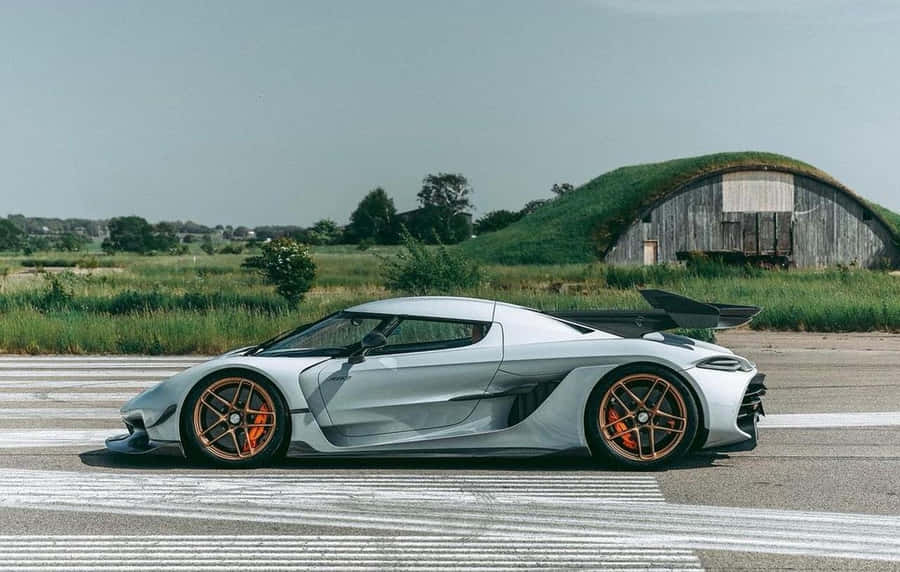 Koenigsegg Jesko Silber mit Orangen Akzenten