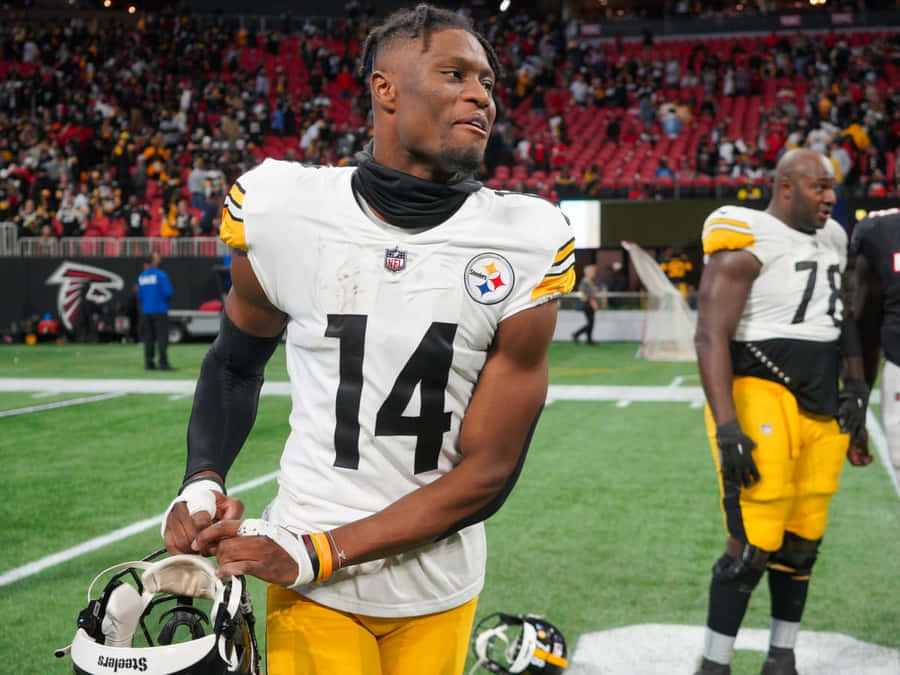 George Pickens a Bordo del Campo dei Pittsburgh Steelers
