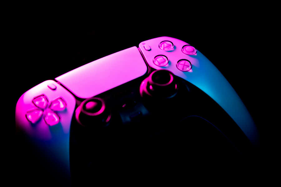 PS5-Controller im Neonlicht