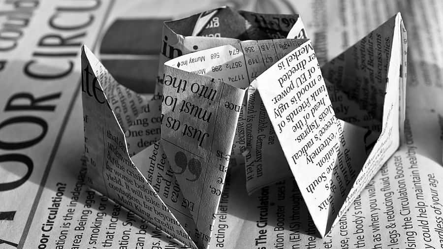 Svartoch vit tidningspapper 1920 x 1080 bakgrundsbild