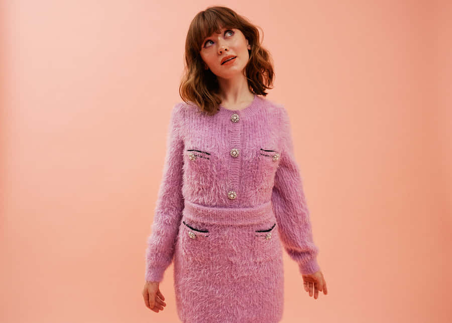 MaisiePeters é uma cantora britânica. Ela começou a ganhar popularidade depois de lançar seus primeiros singles. Ela é conhecida por seu estilo doce e letras sinceras.