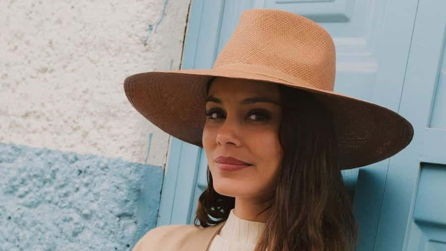 Nathalie Kelley Glamour a un Evento sul Red Carpet