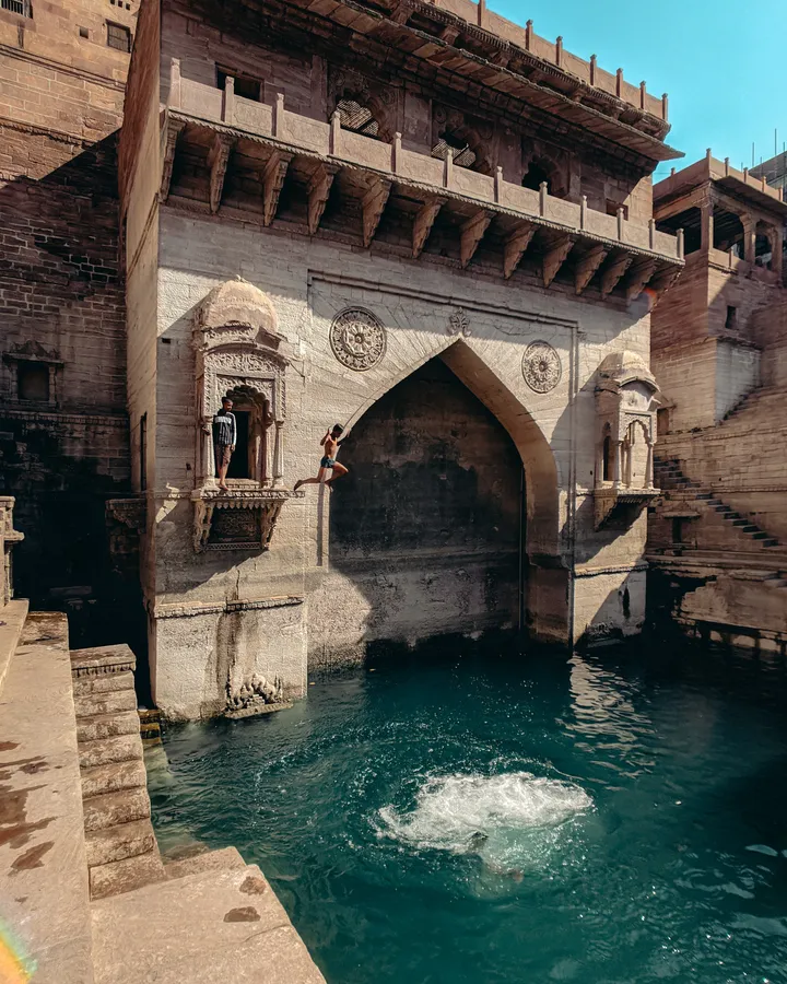 Ancient Structure Jumping