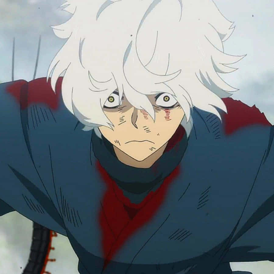 Anime-Charakter mit weißem Haar und besorgtem Blick