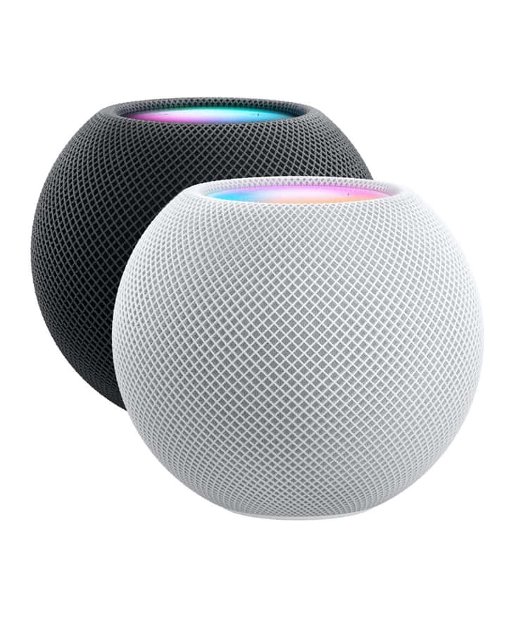Ein schwarzer HomePod auf einem Tisch