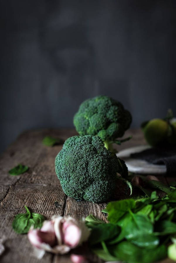 Download Dainty Aesthetic Dark Green Broccoli Wallpaper | Wallpapers.com