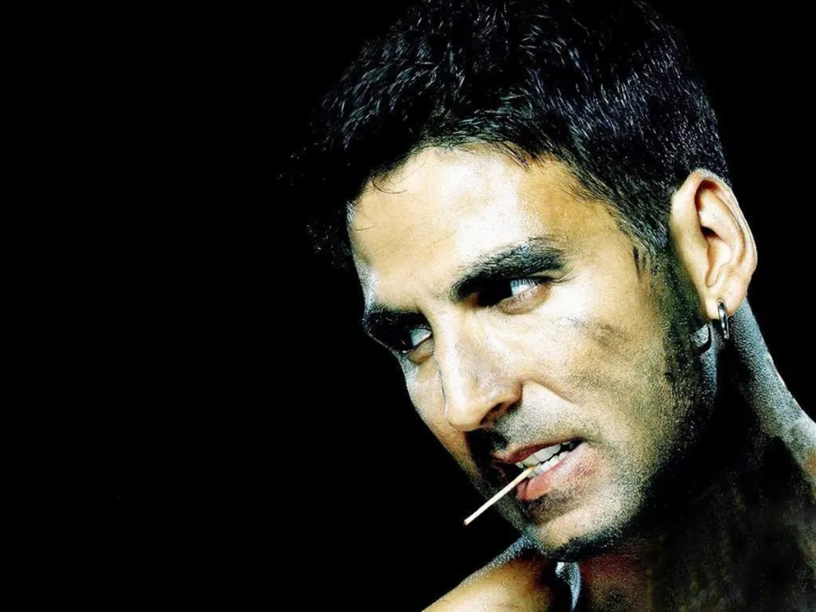 Akshay Kumar background