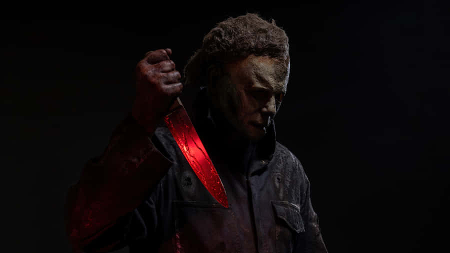 Michael Myers con Coltello Insanguinato nell'Oscurità