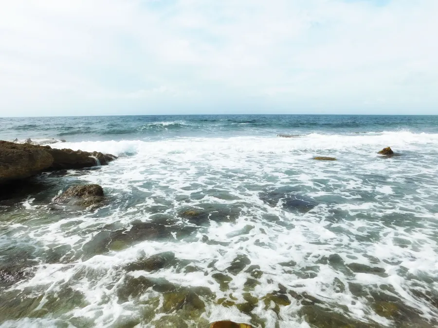 ocean,blue,aqua,wave,sea,water,surface,backdrop,deep,liquid,clean,texture,nature,background,sky,view,textured,wallpaper,no people,lake