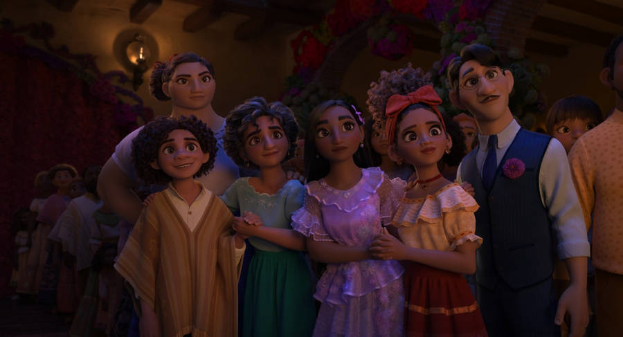 "EncantoLoving Family" would be translated to "Encanto älskande familj" in Swedish. This could potentially be used as text overlay on a computer or mobile wallpaper featuring a whimsical family scene or cartoon characters.