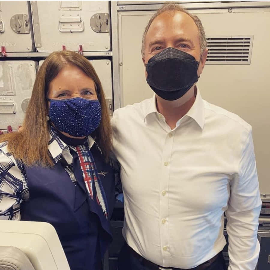 AdamSchiff Mit Einer Flugbegleiterin
