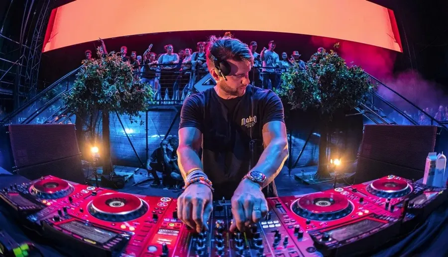 Dj Set Pictures