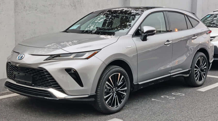 Toyota Venza SUV Argento Parcheggiato